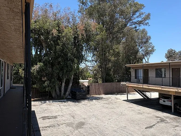 Woodman Apartments — Photo 7