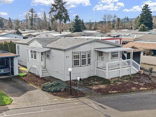 77500 S 6th St Spc B7, Cottage Grove, OR 97424