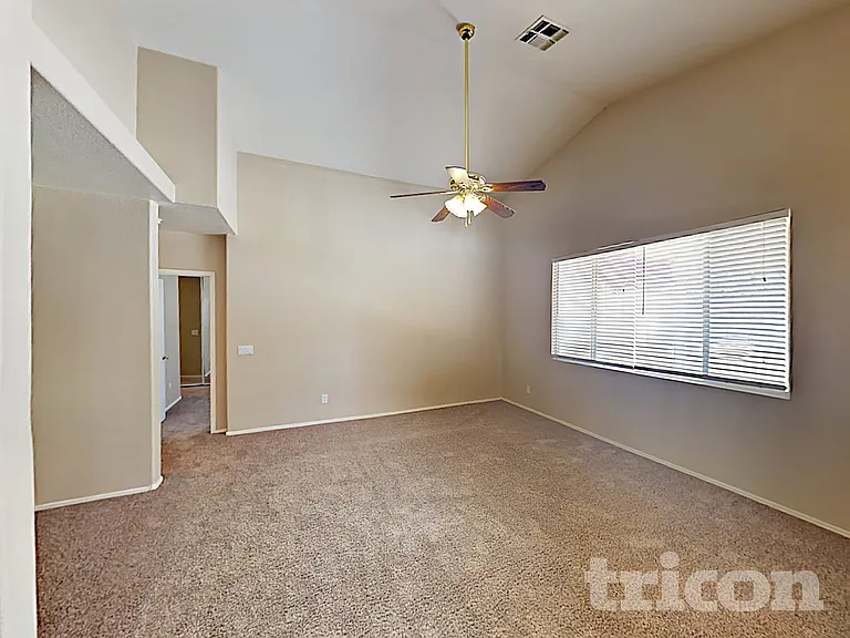 16264 W Lincoln St — Photo 7