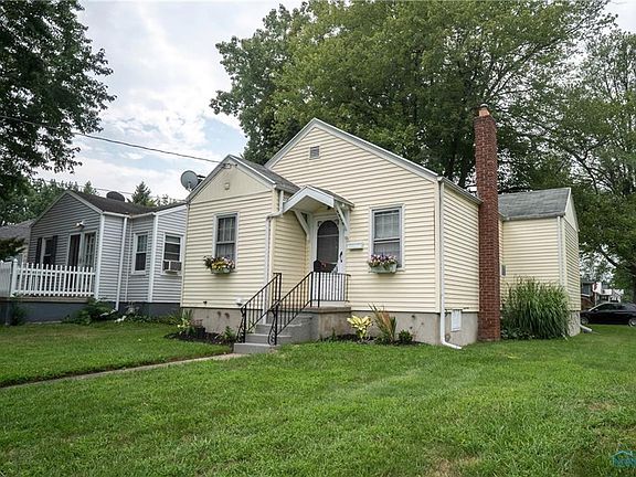 2nd image of 5939 Deane Dr
