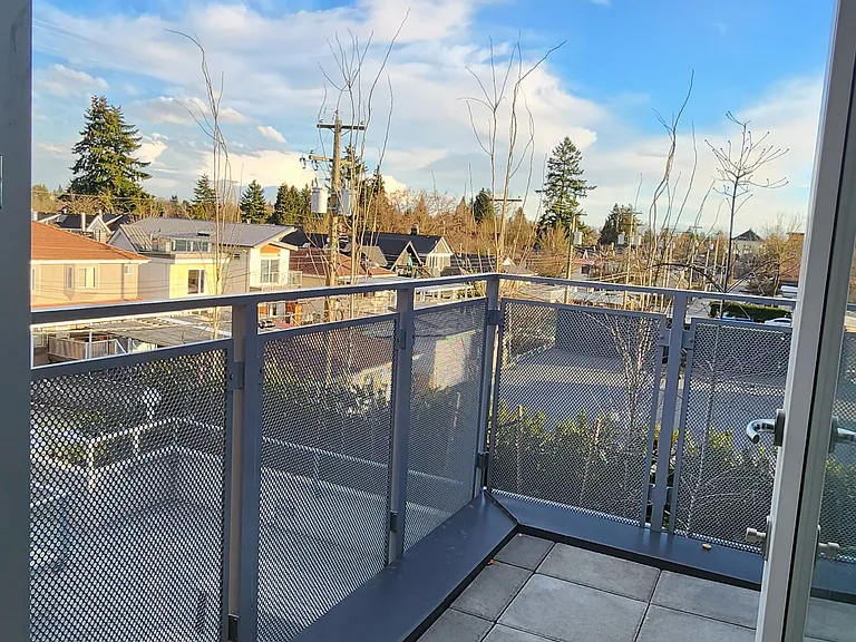 212 E 28th Ave — Photo 15