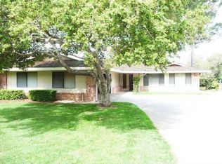 19695 Pinehurst Ln, Salinas, CA 93906