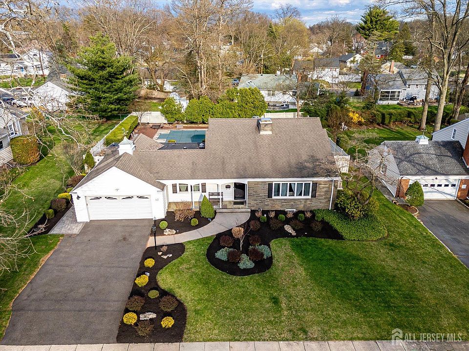 1st image of 42 Buchanan Rd
