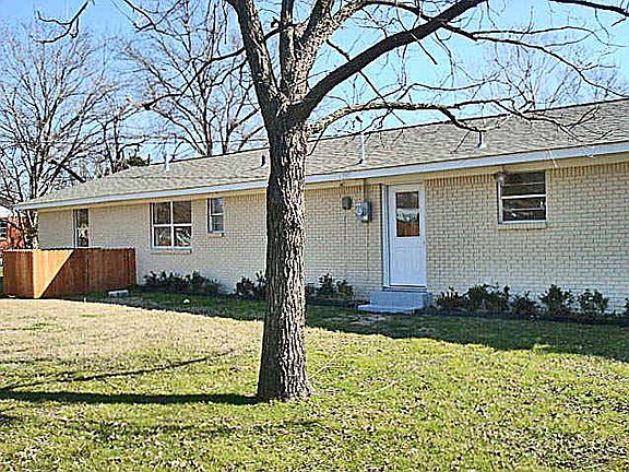 3rd image of 309 Hill Road