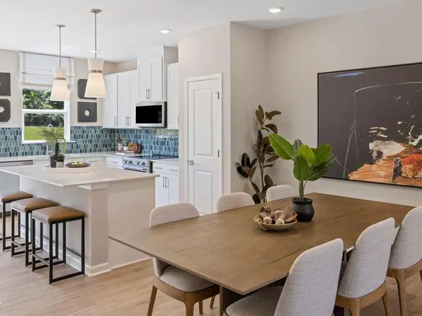 728 Eucalyptus Ln, Raleigh, NC 27610