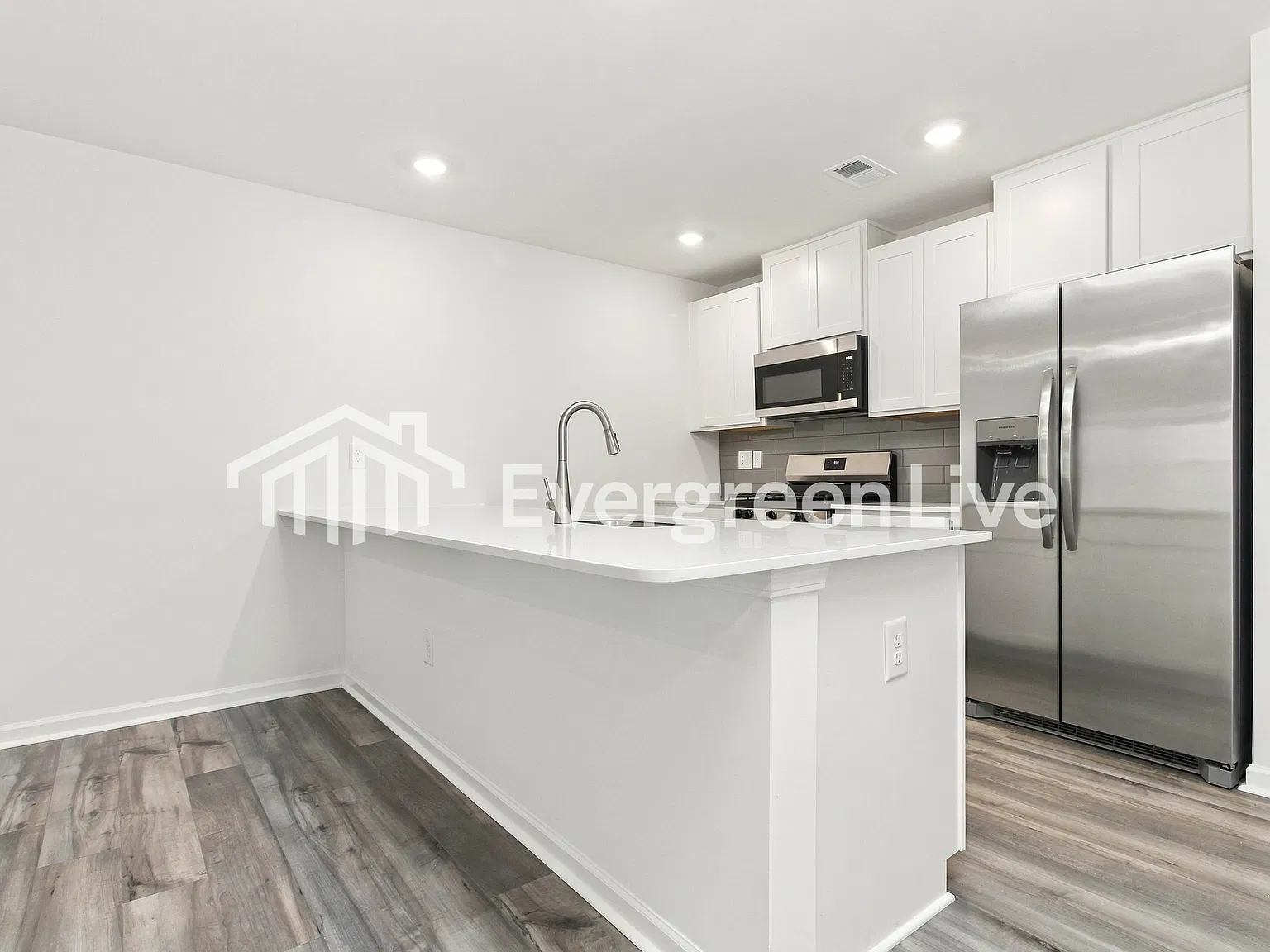 3 bed, 3.0 bath, 1403 sqft, $1,680 — Photo 4