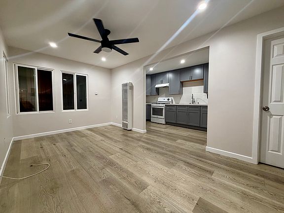 2nd image of 00-1007 E Ocean Blvd #14