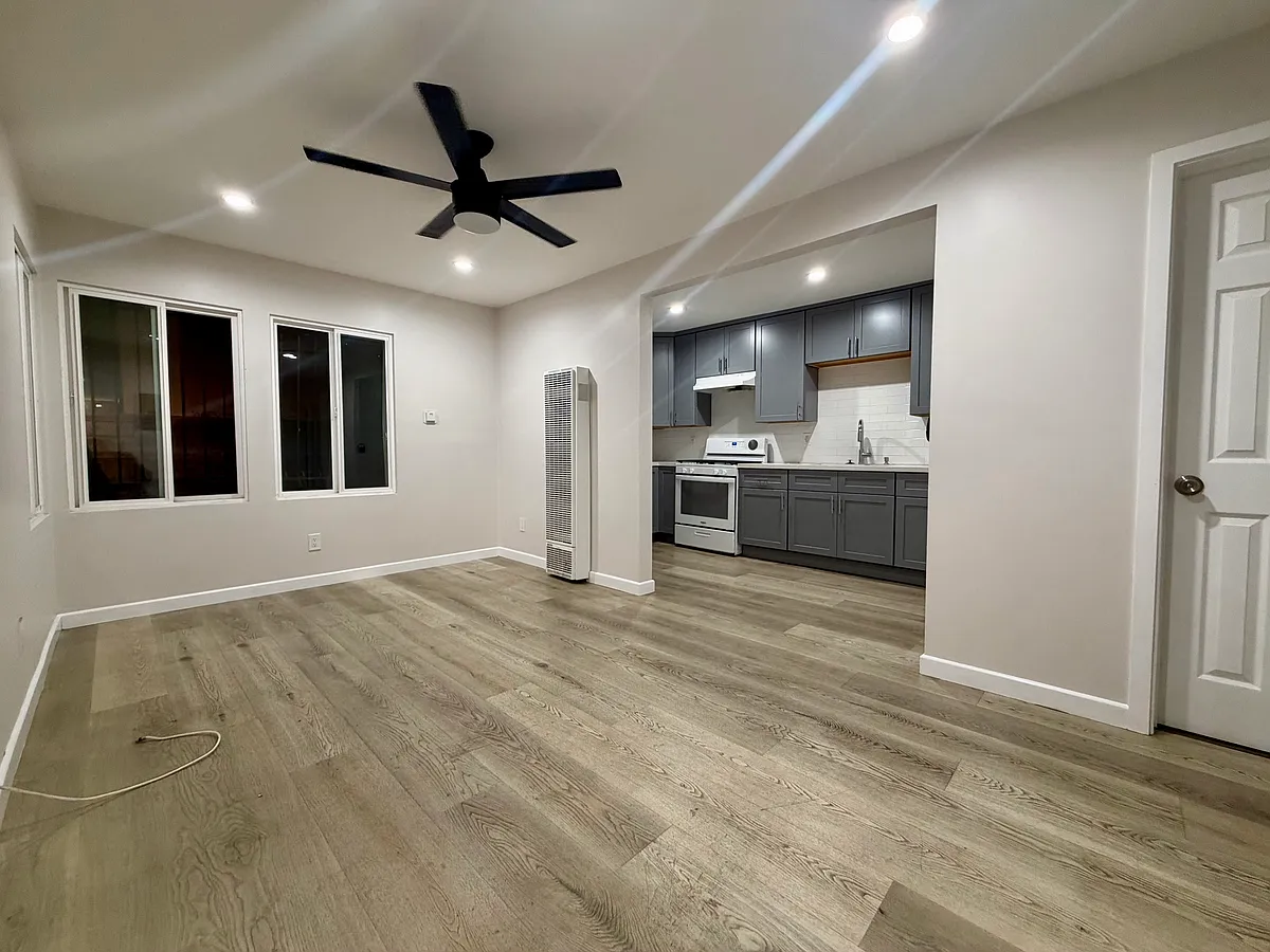 Building Photo - 00-1007 E Ocean Blvd #14