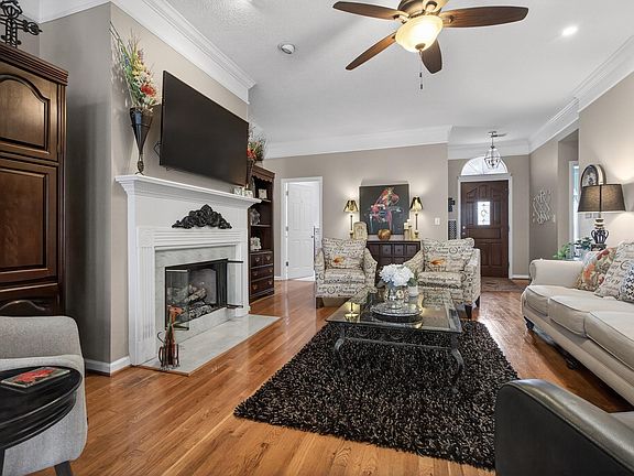 5th image of 144 Stratford Cir