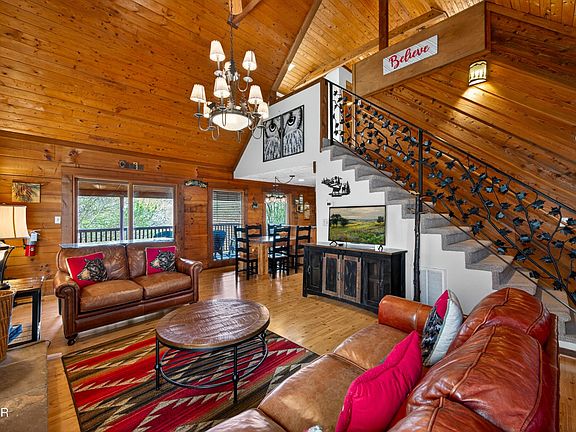 4th image of 2307 Smoky Mountain Ct