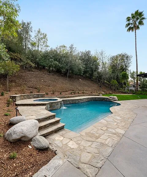 18500 Saint Moritz Dr — Photo 59