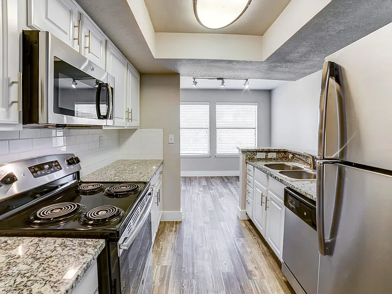Waterside Apartments Tulsa — Photo 15