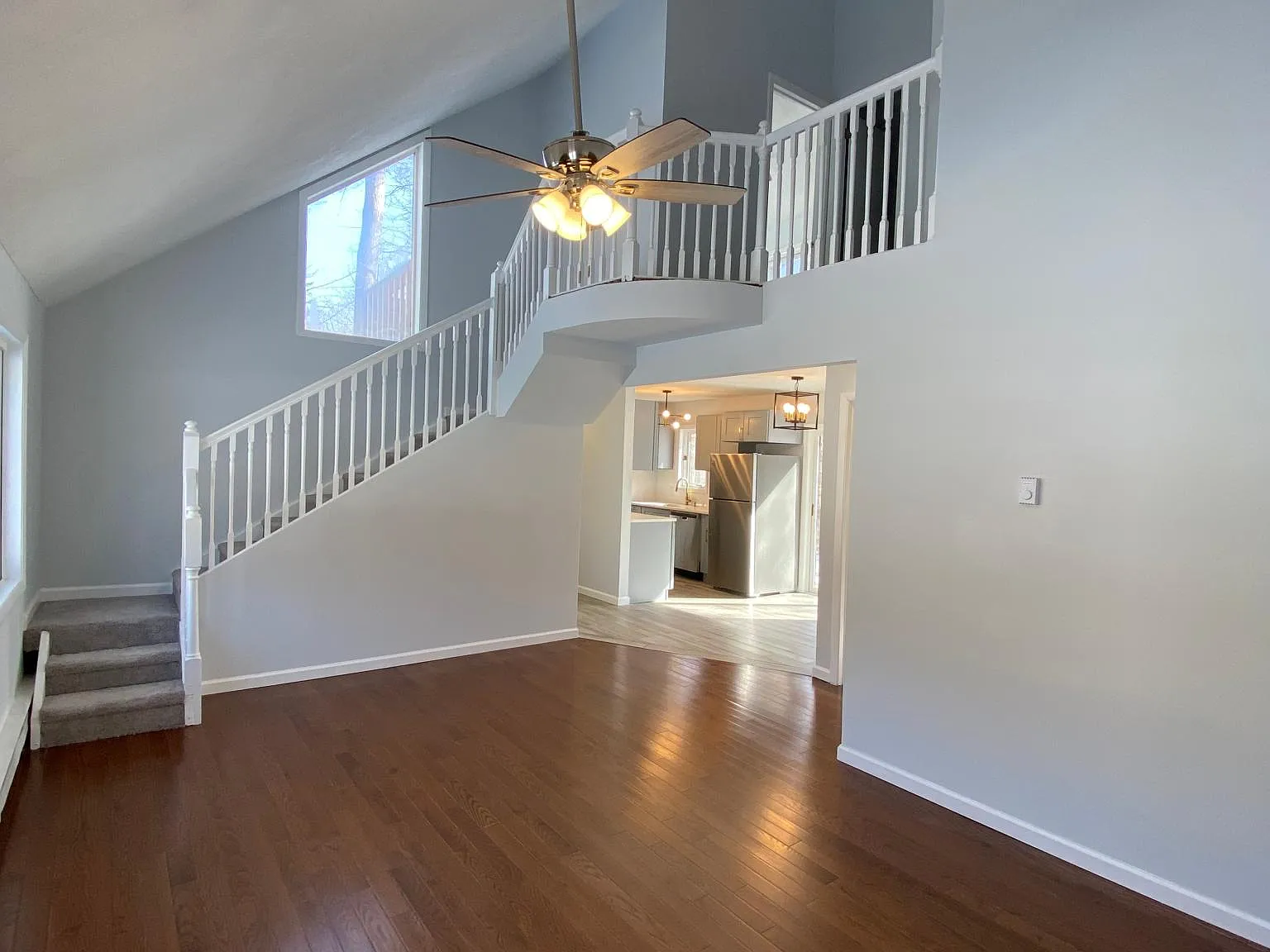 3 bed, 1.5 bath, 1060 sqft, $1,900 — Photo 2
