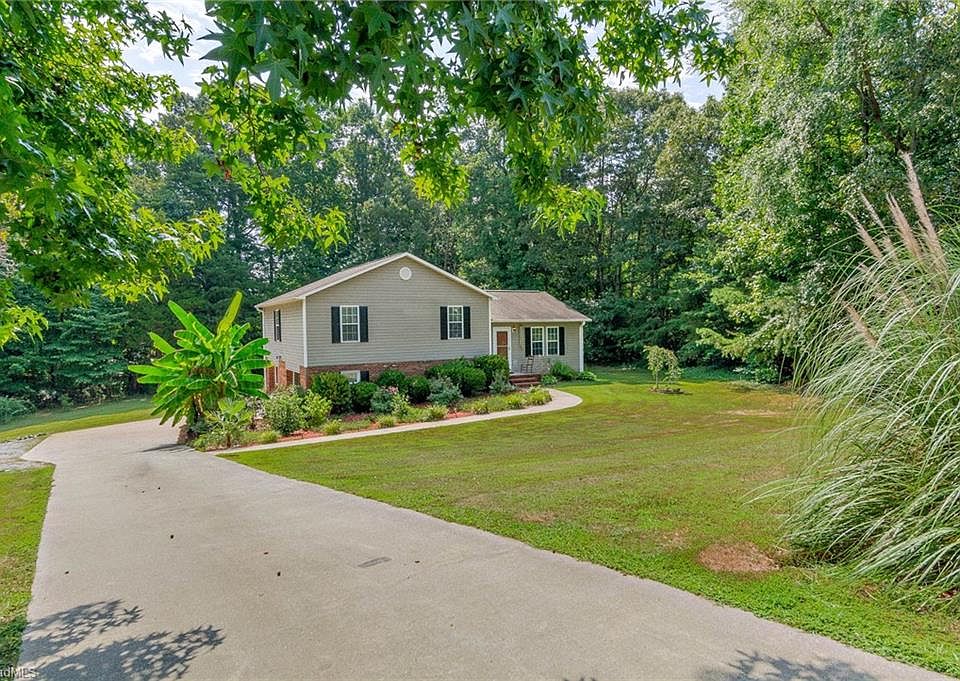 2nd image of 300 Farabee Homestead Rd
