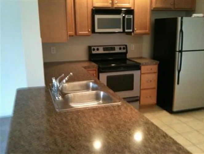 2 bed, 2.5 bath, 1135 sqft, $1,150 — Photo 2