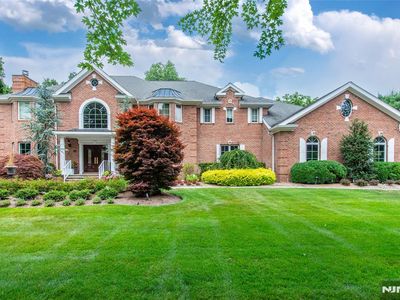 703 Ginger Ln, Franklin Lakes, NJ, 07417