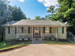 191 Plantation Dr, Hendersonville, NC 28792