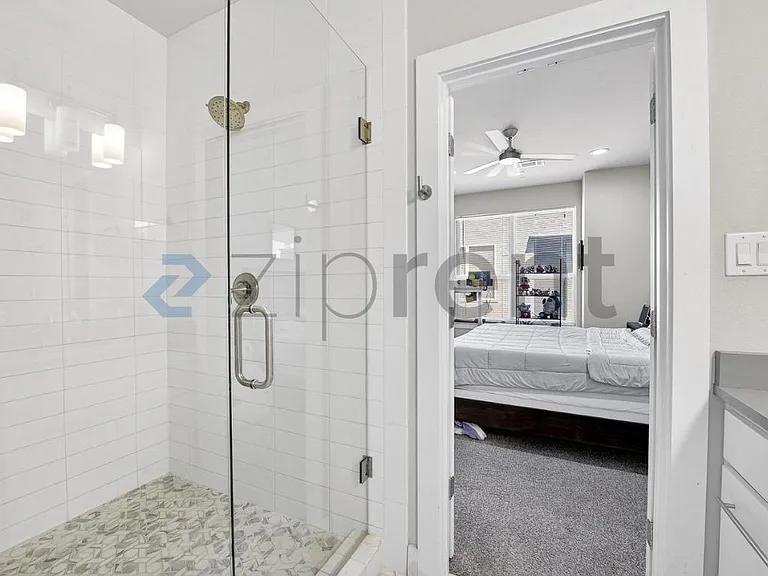 4906 Live Oak St #3 — Photo 17
