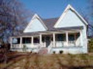 261 Hartwell St, Royston, GA 30662