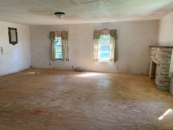 2nd image of 1110 W Wichita Ave
