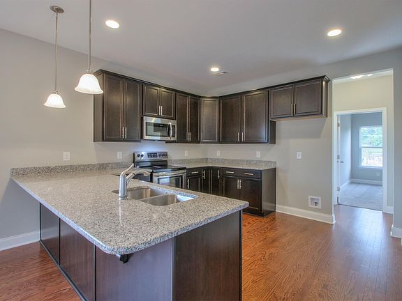 5th image of 1307 Coates Ln #8