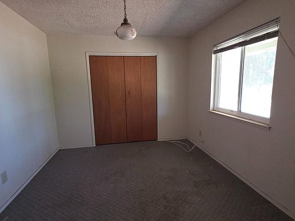 4th image of 17079 Idaho Ave