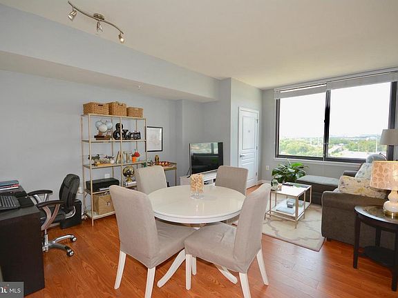 3rd image of 2451 Midtown #1320