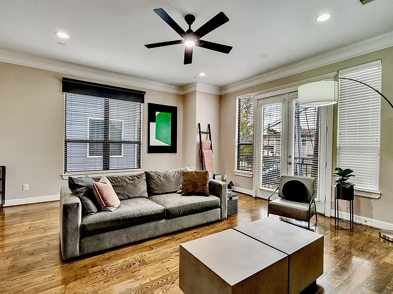 1206 W 14th St — Photo 16