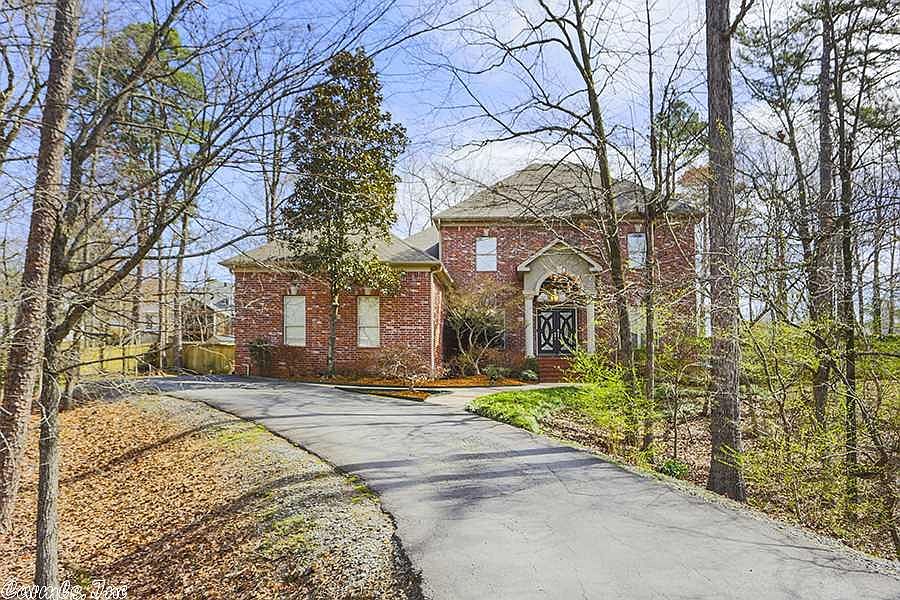 1st image of 9 Bernay Dr