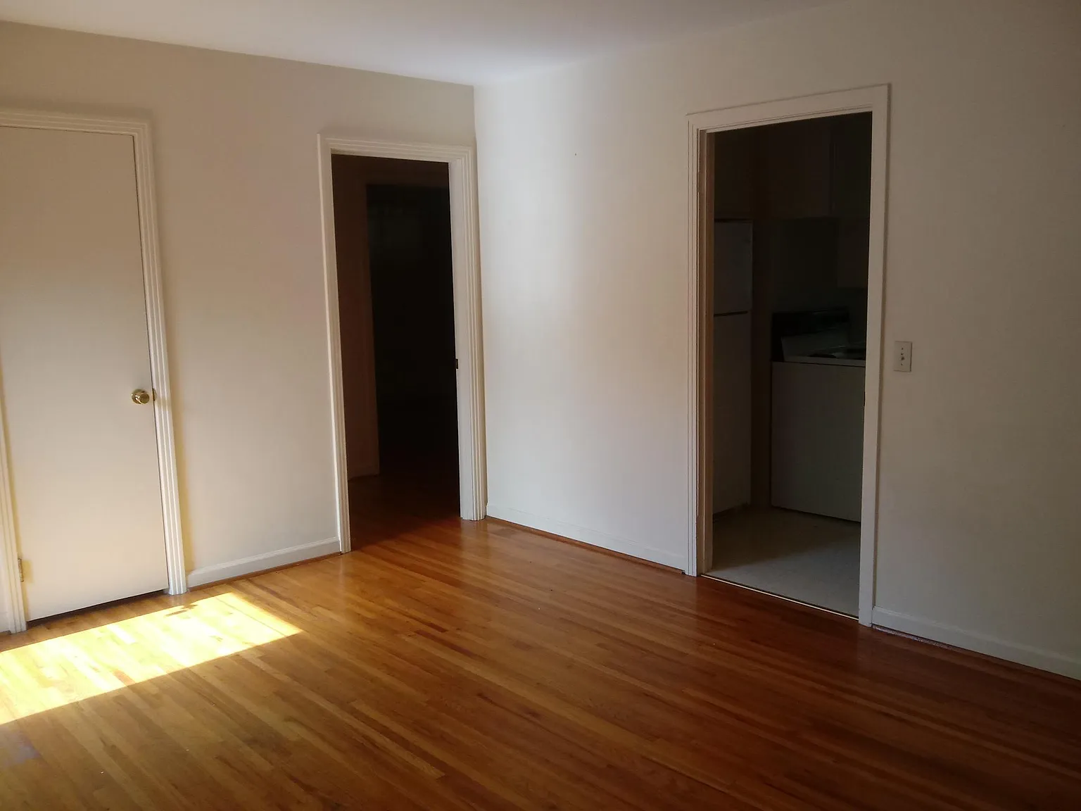 2 bed, 868 sqft, $1,050 — Photo 4
