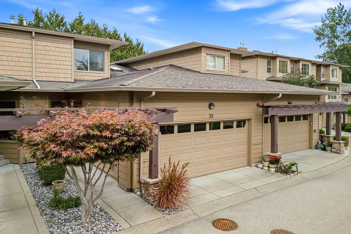 6 bed, 3664 sqft, $4,500 — Photo 1