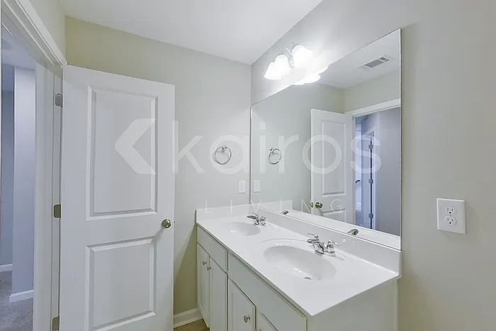7321 Foggy River Dr — Photo 17