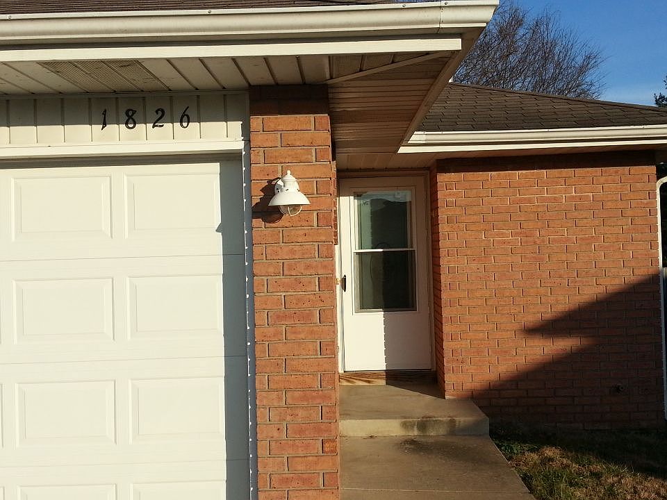 1st image of 1826 N Laurel Hill Pl