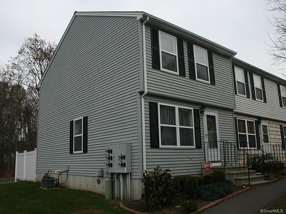 2nd image of 2 Periwinkle Ln