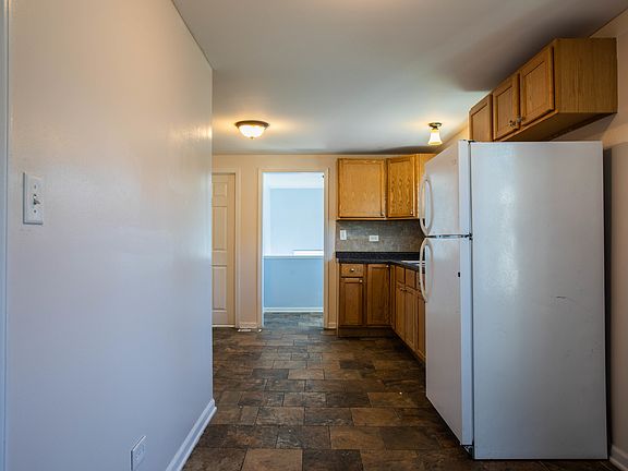 5th image of 2615 W 98th Pl
