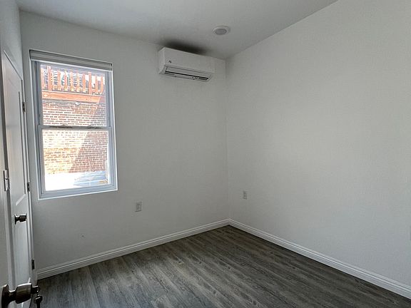 3rd image of 403 E Girard Ave #2R