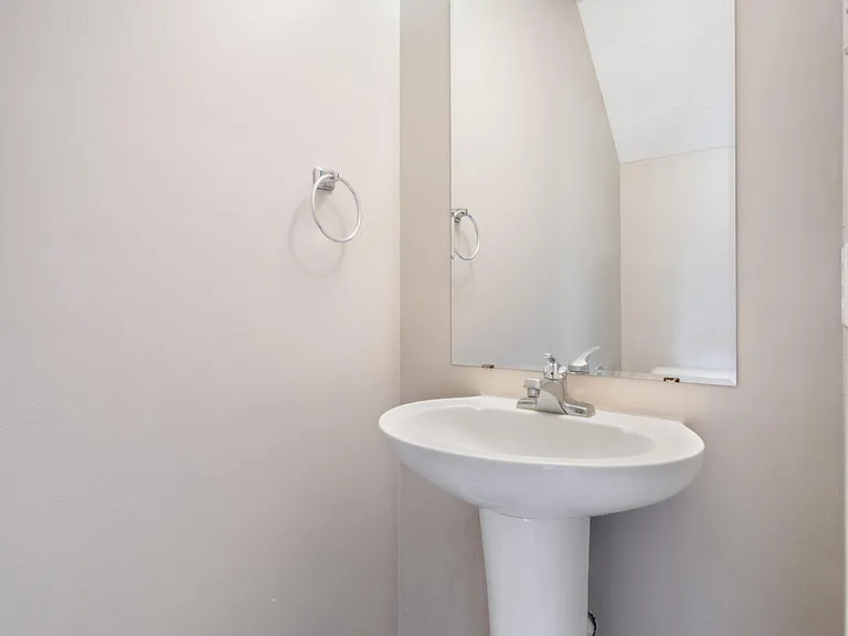 103 Pinegrove Ct — Photo 5
