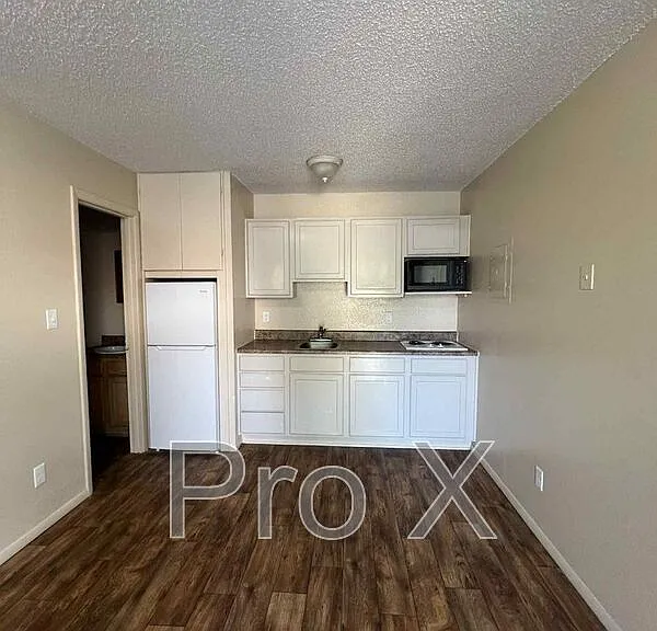 930 N Goetz Blvd #2 — Photo 7