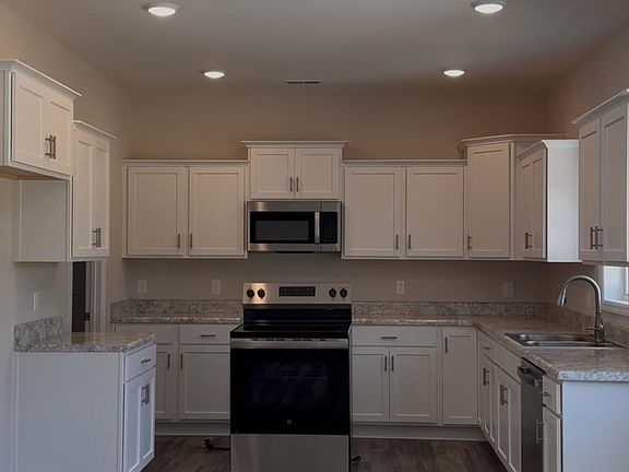 5th image of 110 Palo Alto Park Drive