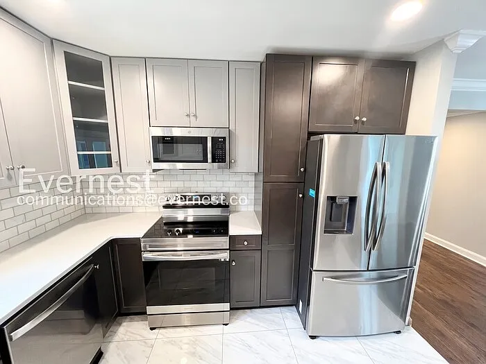 109 Mayfair Rd — Photo 3