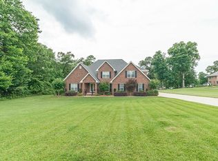 2775 Harbour Pointe Ct, Sherrills Ford, NC 28673