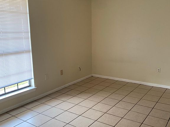 2nd image of 1010 Shiela Dr