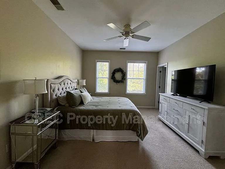 105 Barberry St — Photo 15