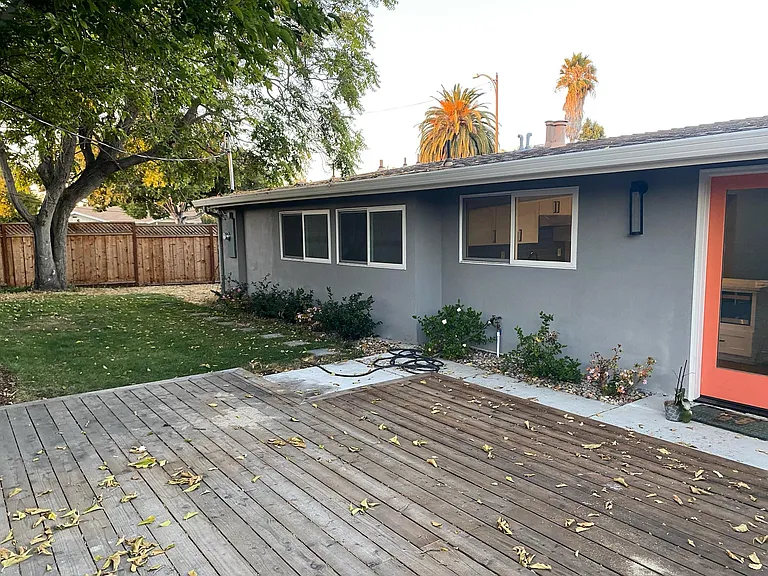 999 Blazingwood Dr — Photo 2