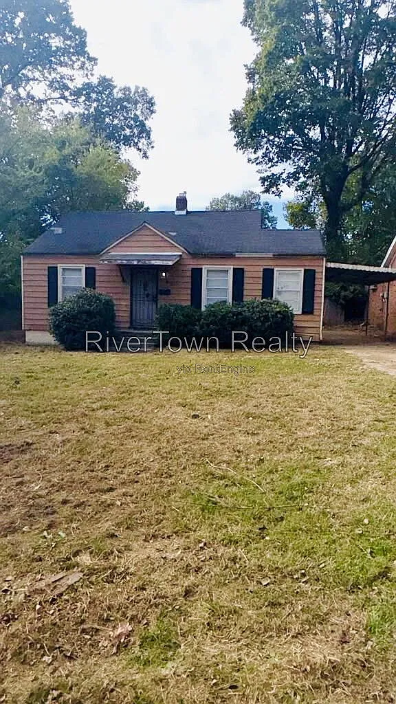3 bed, 1.0 bath, 1261 sqft, $995 — Photo 2