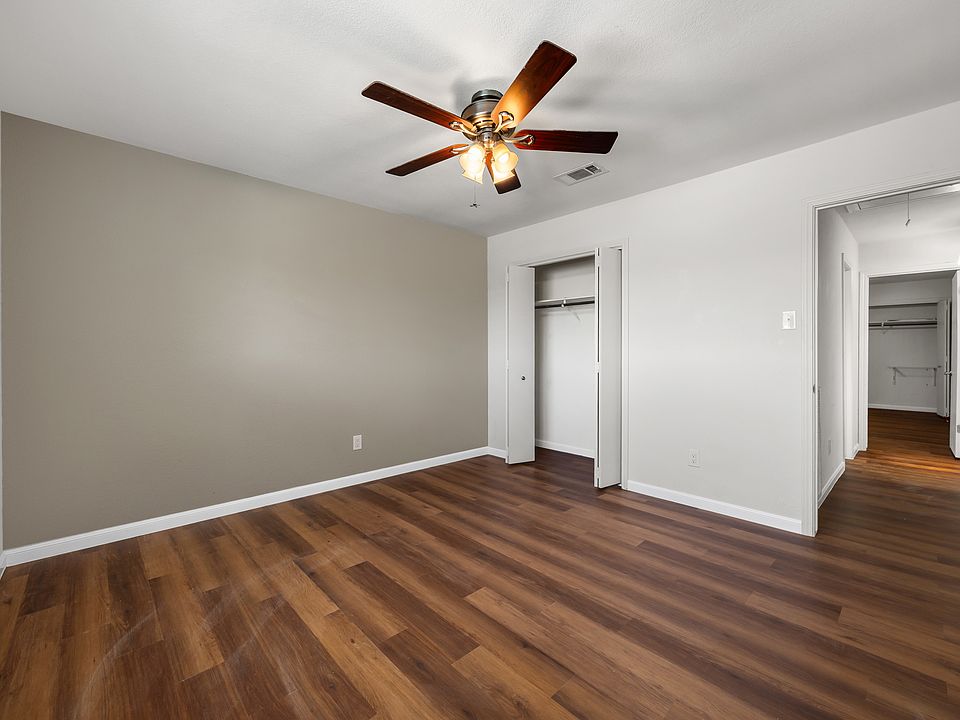 1st image of 8113 Baywood Dr #B