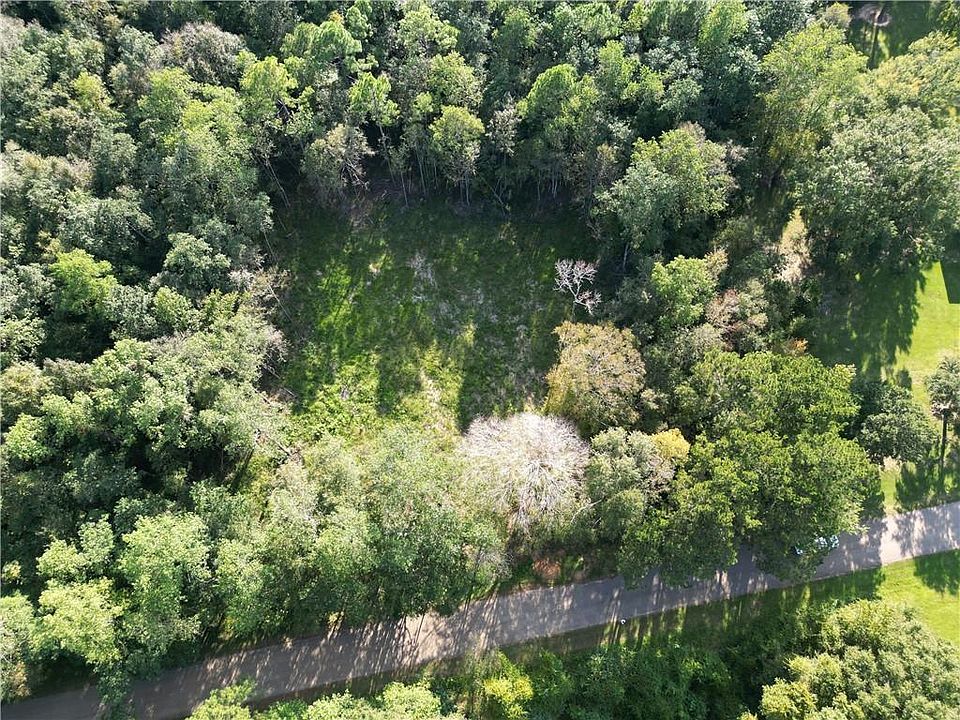 2nd image of 105 Hialeah Dr