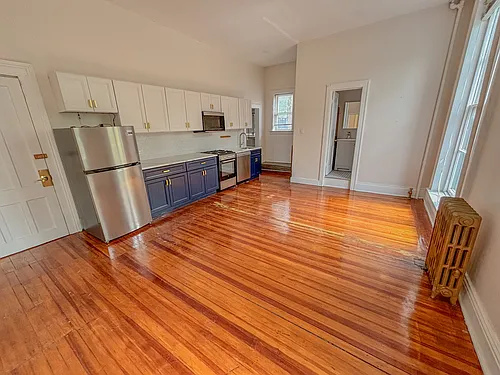156 1st St Photo 1