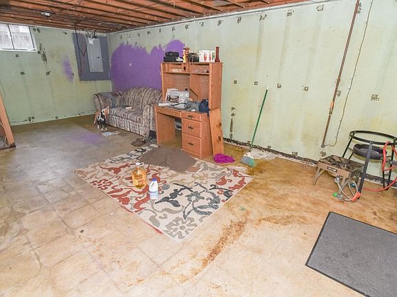 3rd image of 3113 Veazey Ave