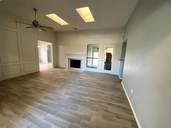 3rd image of 2626 Meadowridge Dr